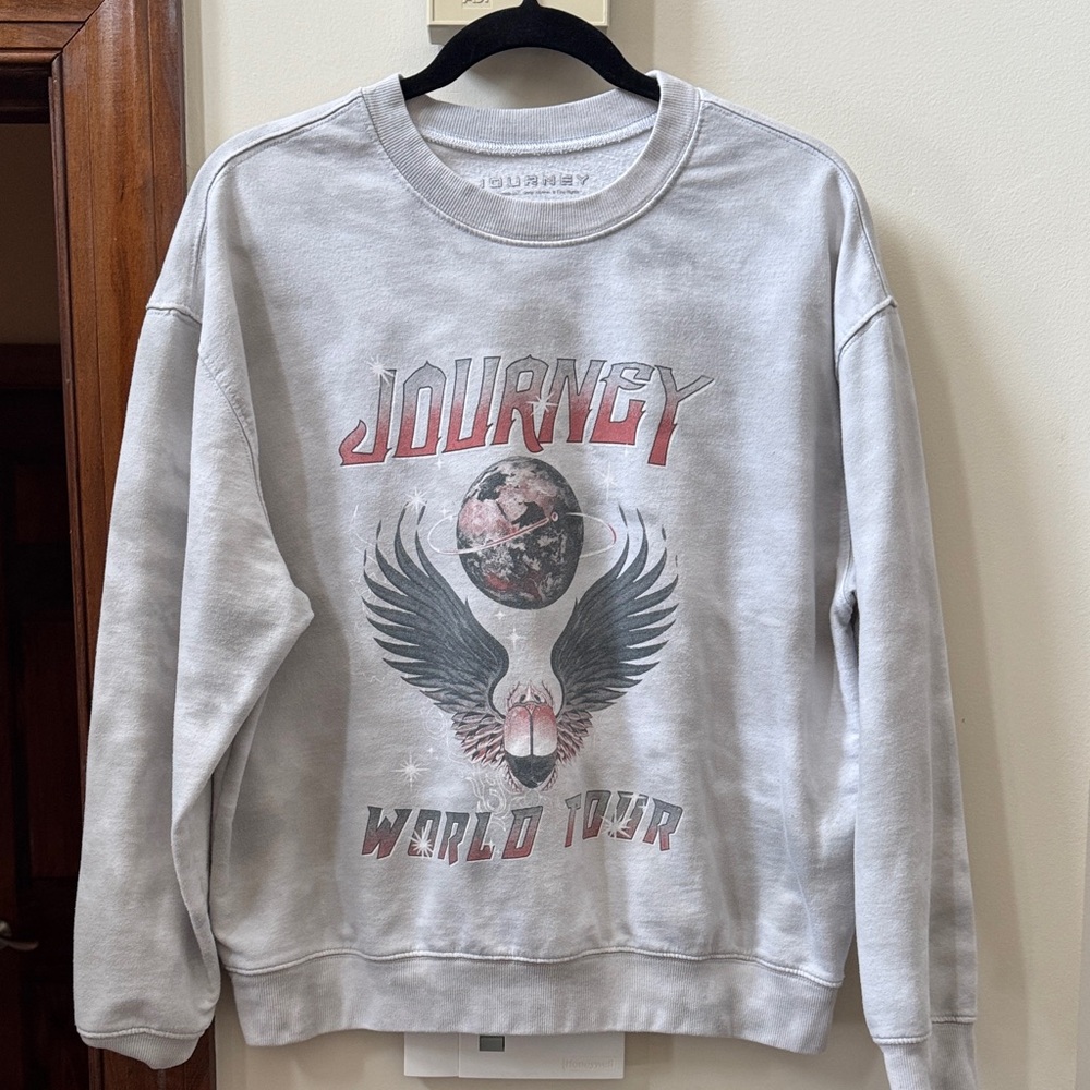 Journey Graphic Women's Crew Neck Sweatshirt- Gray large, but not oversized.